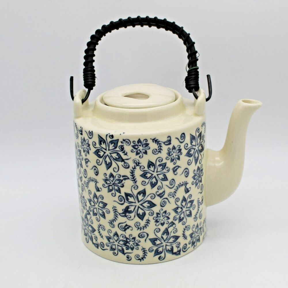 Teapot & 4 Tall Cups Blue Floral Tea Set with Loose Tea Filter Vintage Boxed - Picture 5 of 16